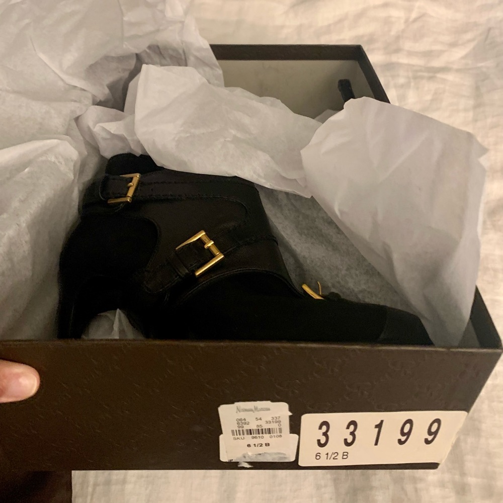 FINAL SALE🥳 McQueen - Picture 10 of 11